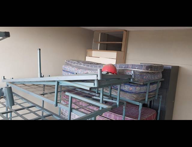 2 BEDROOM FLAT FOR SALE IN VEREENIGING CENTRAL